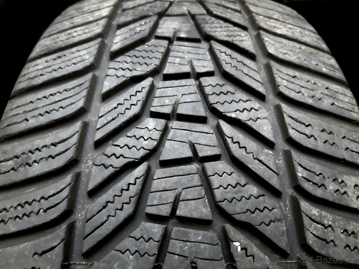 Sada zimních pneu 225/45 R18 Hankook