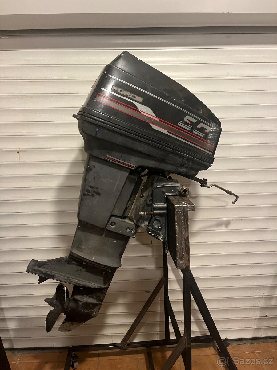 Lodní motor