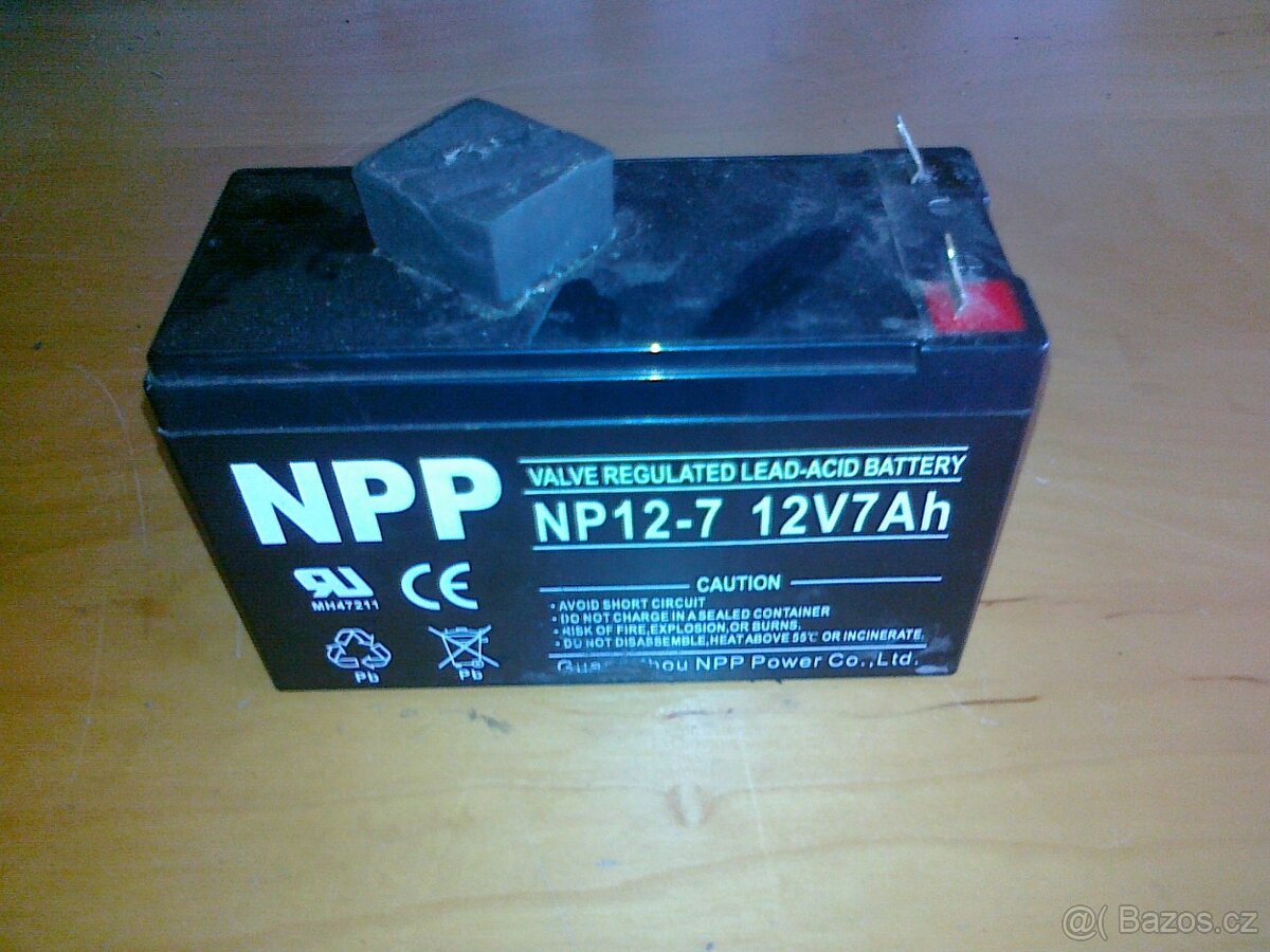 Baterka na skůtr,nebo sekačku,motorku 12V 7Ah