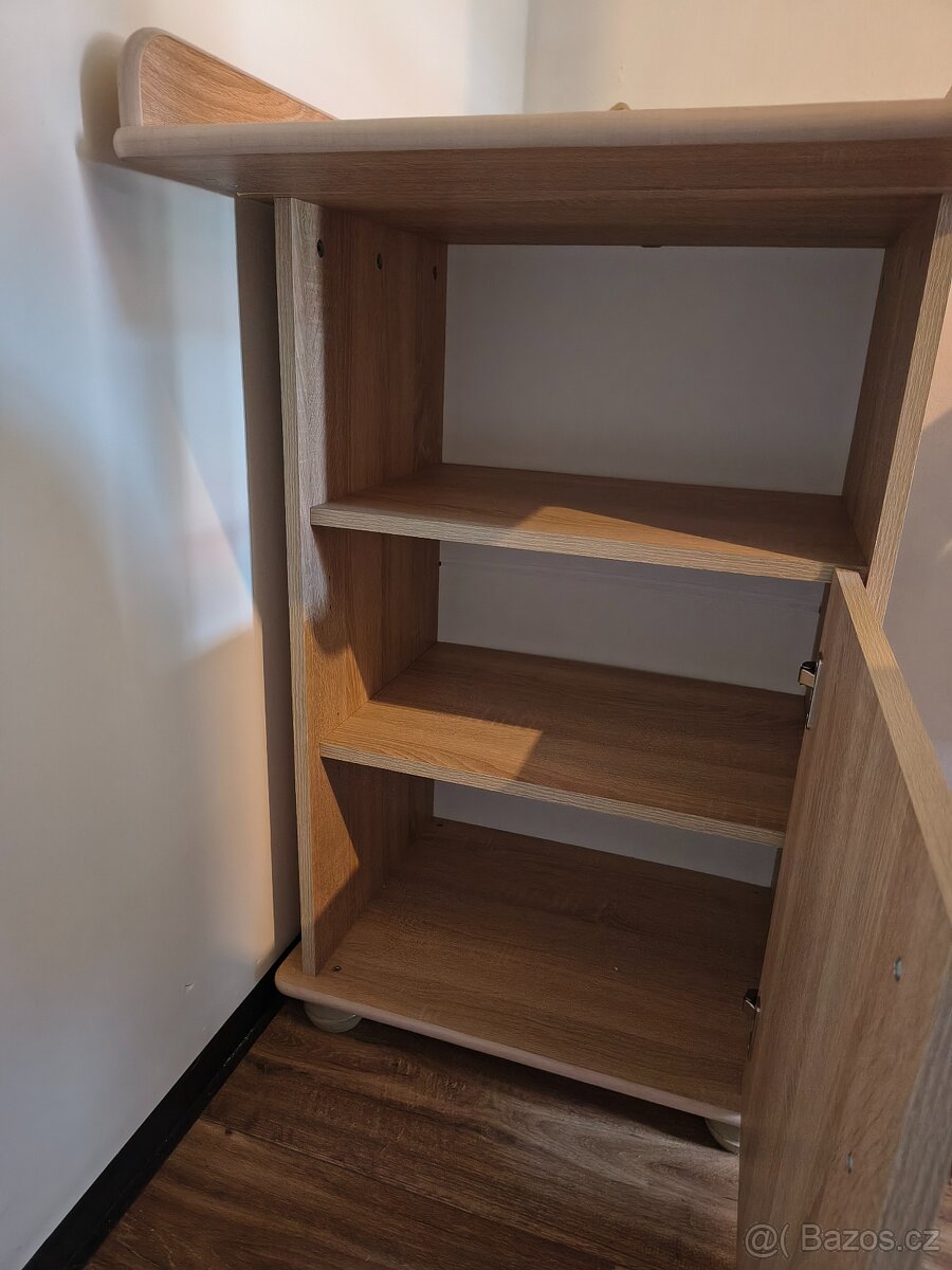 Přebalovací pult