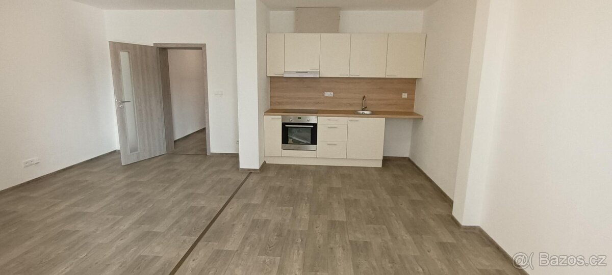Pronájem bytu 1+1 v Pražské ulici v České Lípě