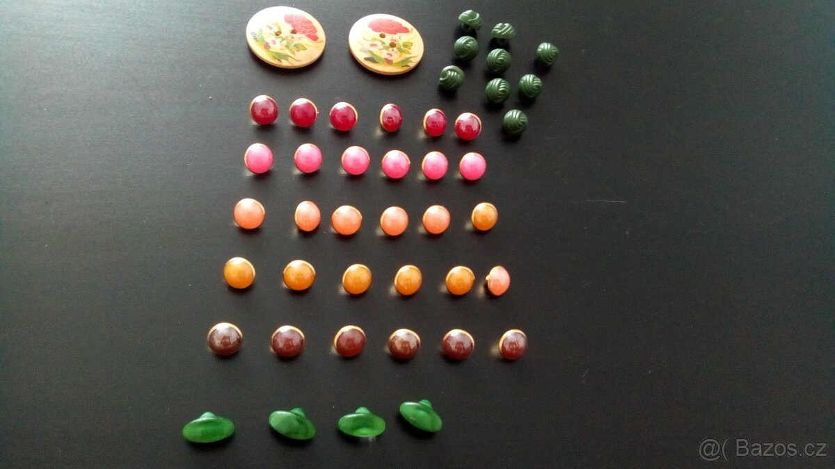 Knoflíčky ozdobné,nové,cena celkem