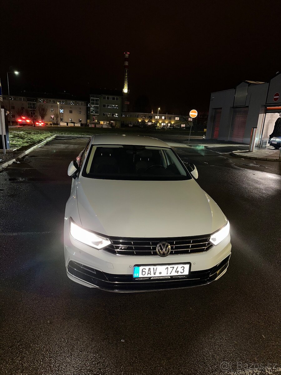 VW Passat 2018 2.0 TDi 110kw HIGHLINE R line packet