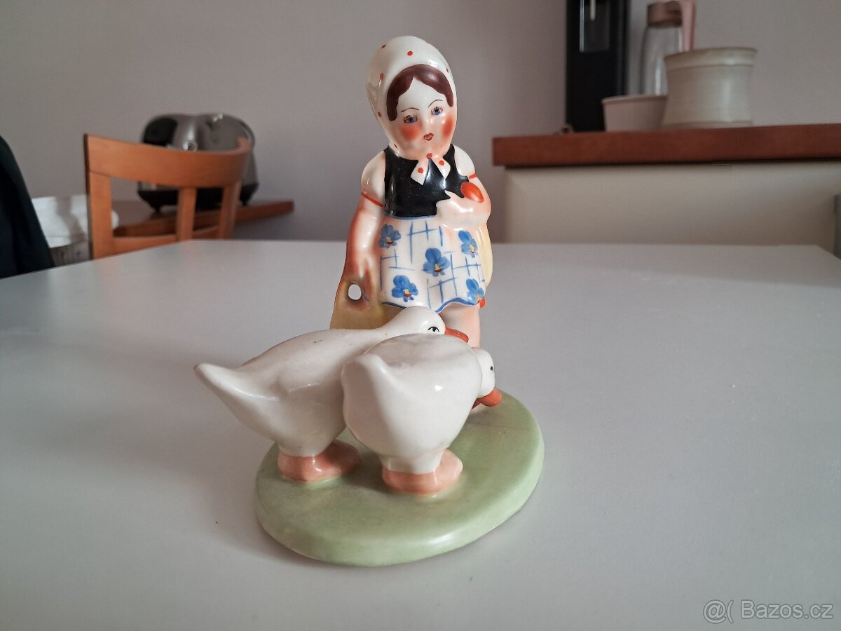 Starožitná soška husopasky