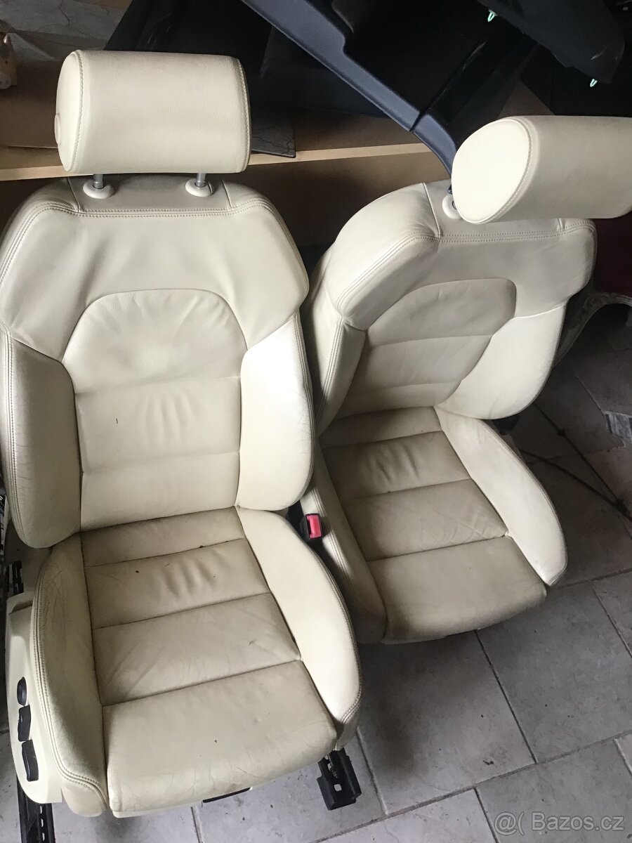 Audi A6 4F přední sedačky