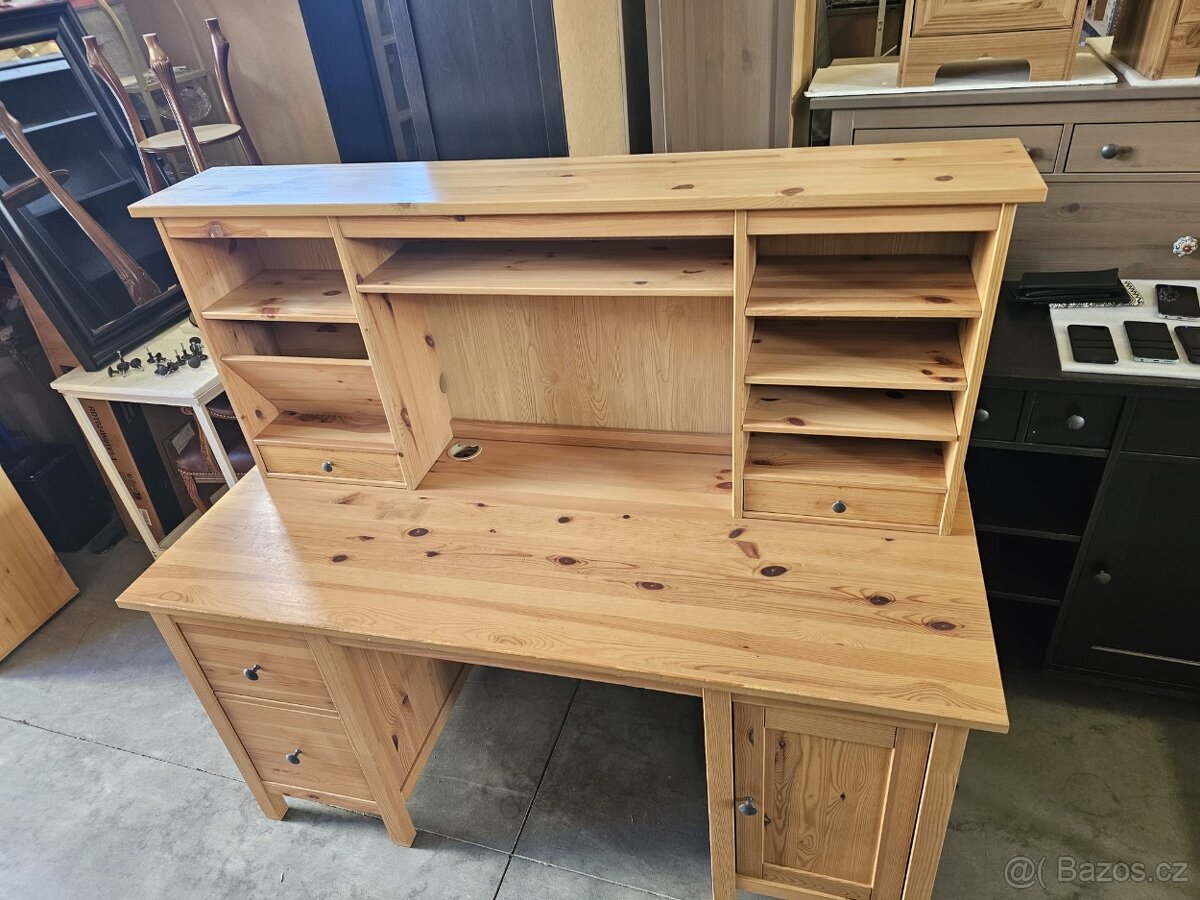 KRÁSNÝ PSACÍ STŮL IKEA HEMNES