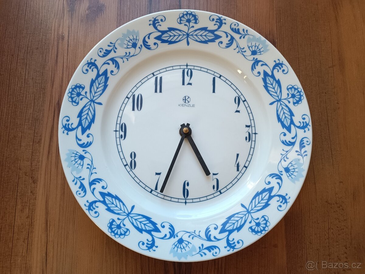 Cibulák talířové porcelánové hodiny