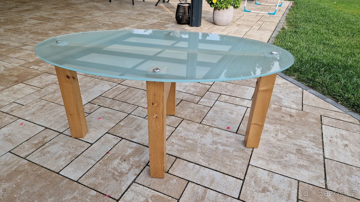 Konferenční stolek