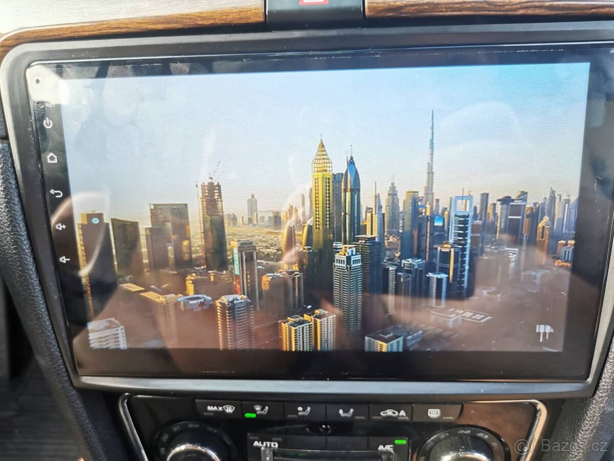 10 pal pro SKODA SUPERB, Radio Ramik a cuvací kamera v CENĚ