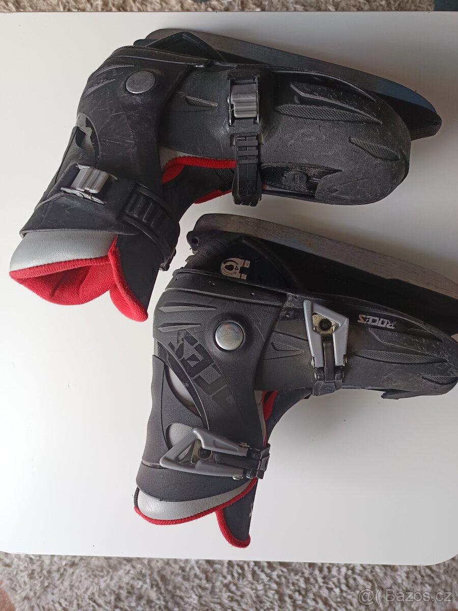 Chlapecké stavitelné brusle 30-35