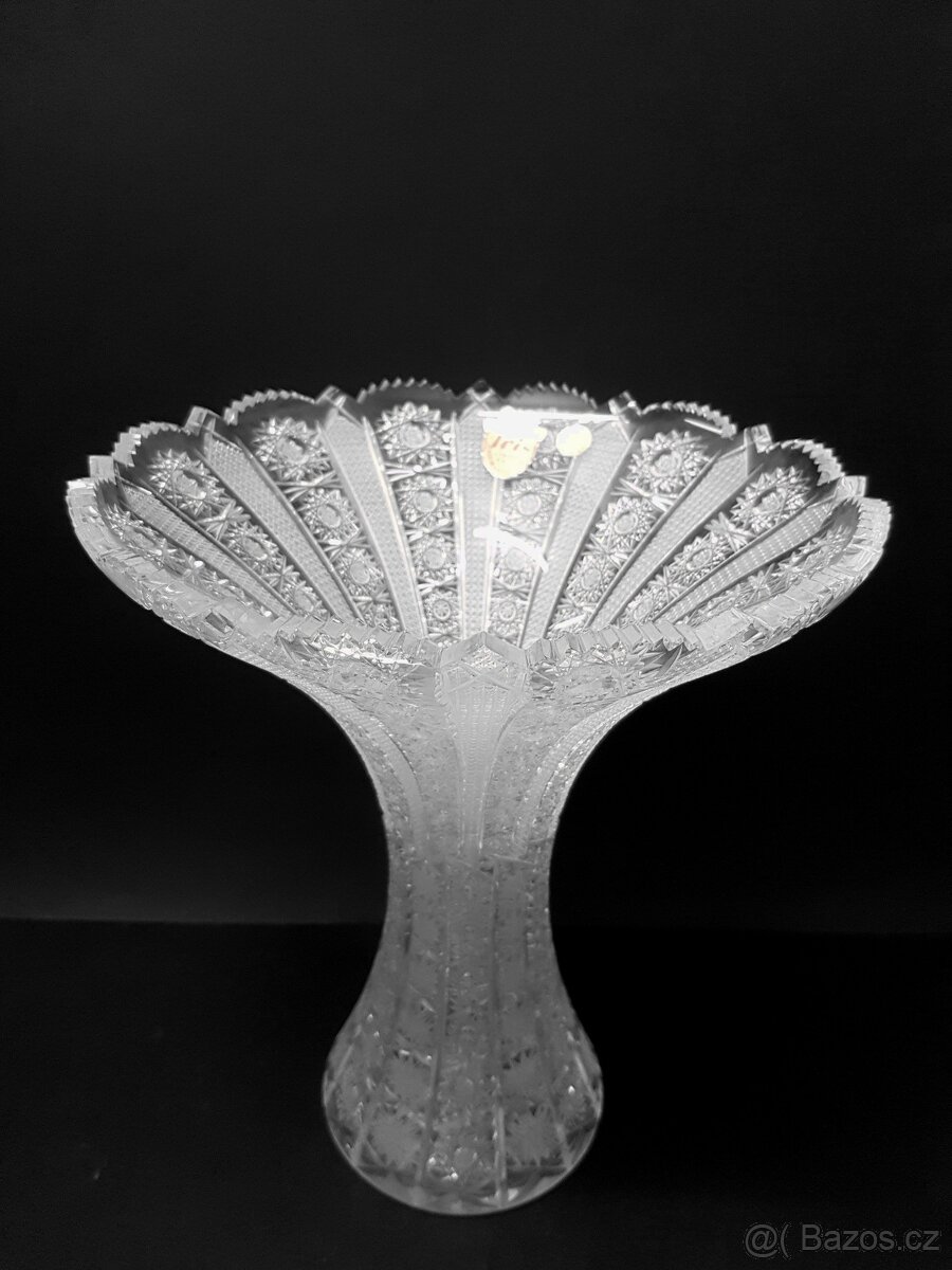 Váza "Iris" broušené sklo