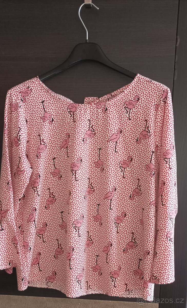 Dámské oblečení velikost 38