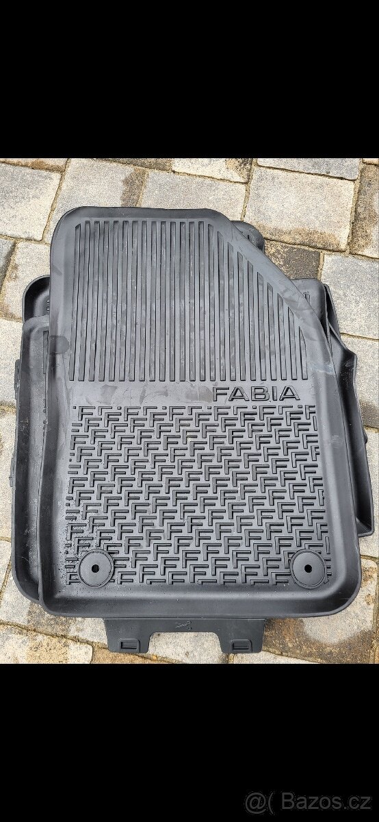 Sada gumových koberečků Škoda Fabia 3