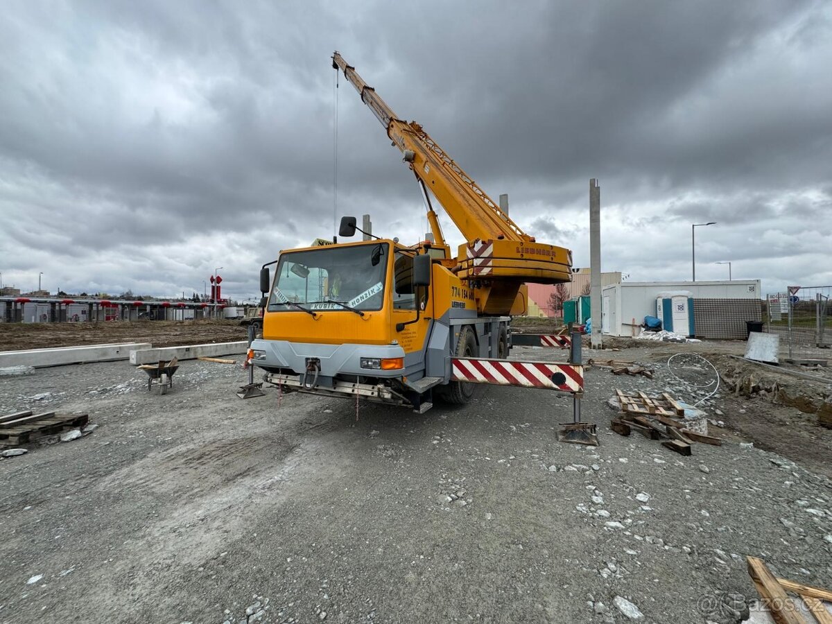 Jeřáb Liebherr LTM 1035