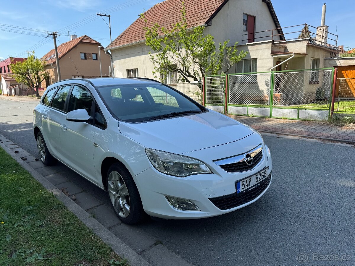 Opel Astra 1.7 CDTI kombi R.v.2012