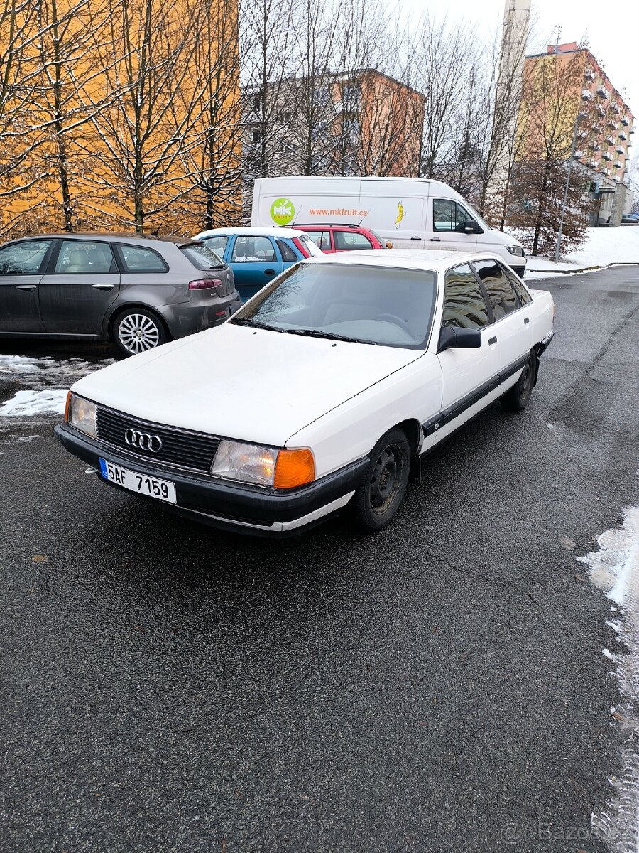Audi 100 C3 doutník
