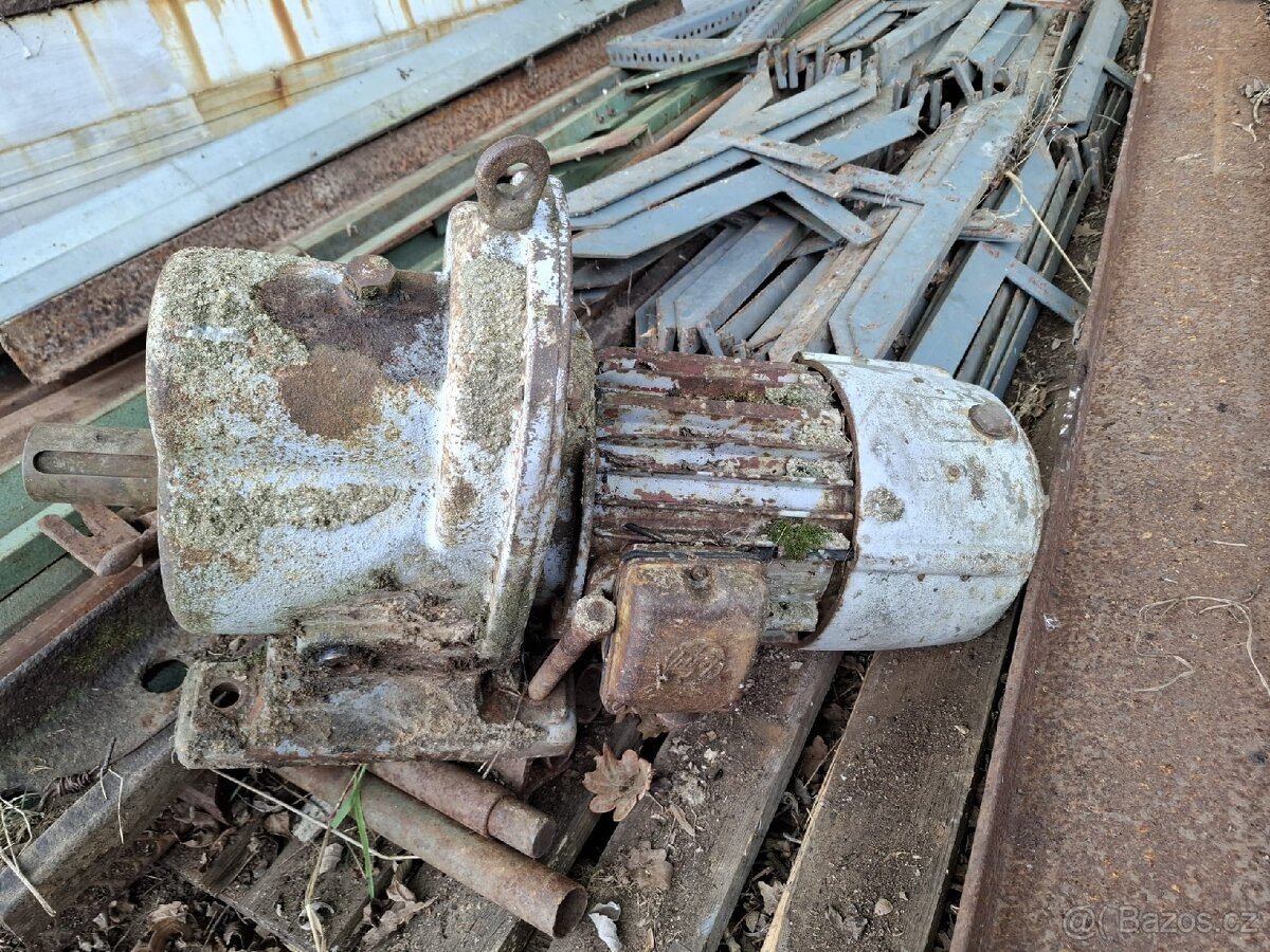 Elektromotor s převidovkou