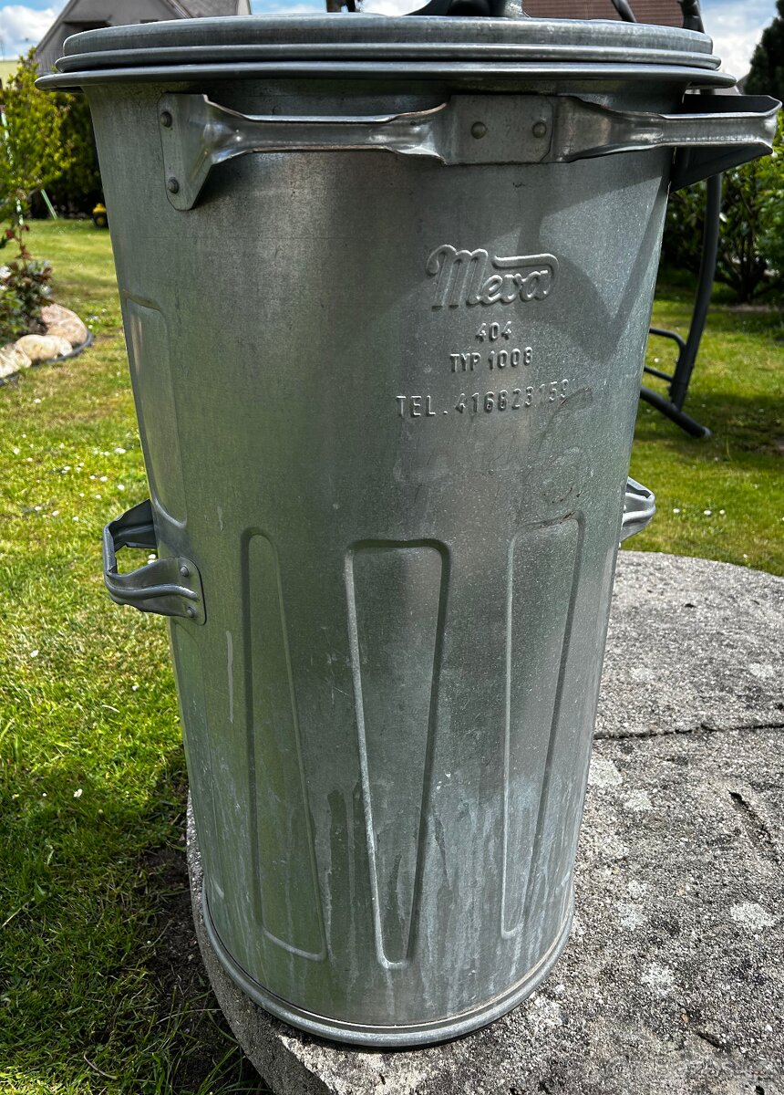 PLECHOVÁ POPELNICE
