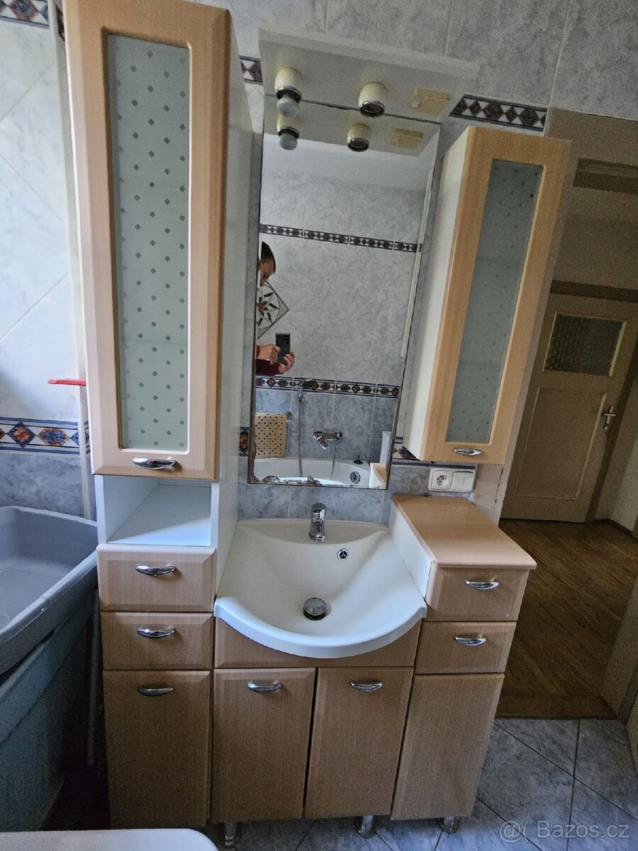 Umyvadlo baterie skriňky komplet zrcadlo