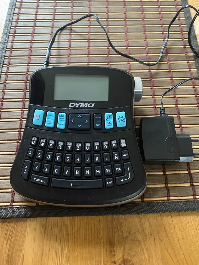 Štítkovačka Dymo 210D