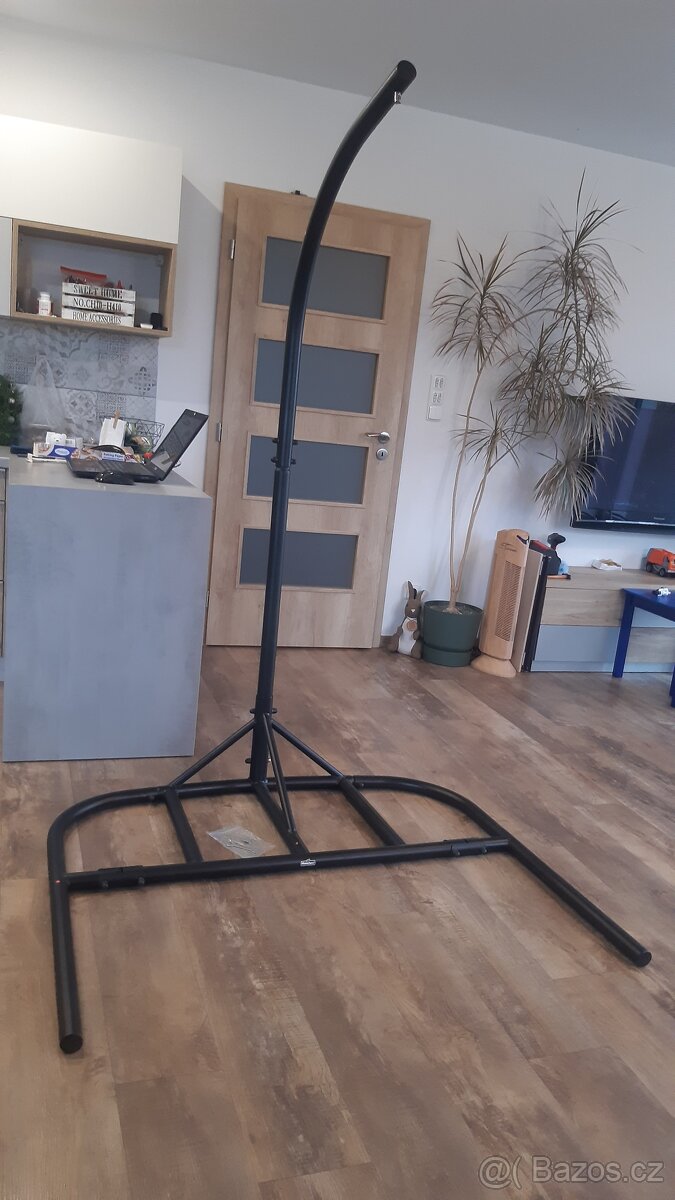 Stojan na závěsné houpací křeslo