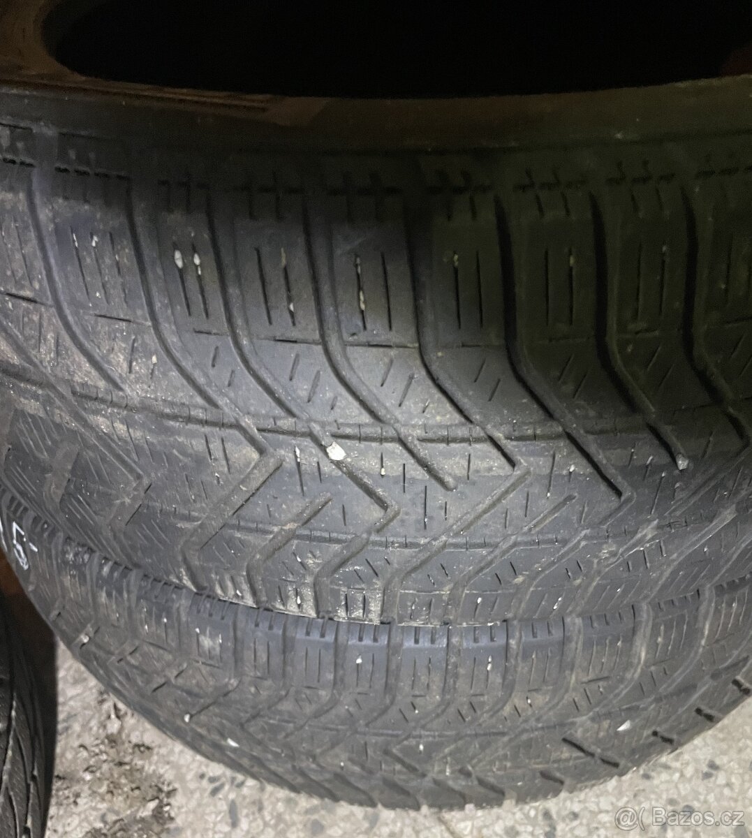 Pneu 185/60 R15 Pirelli