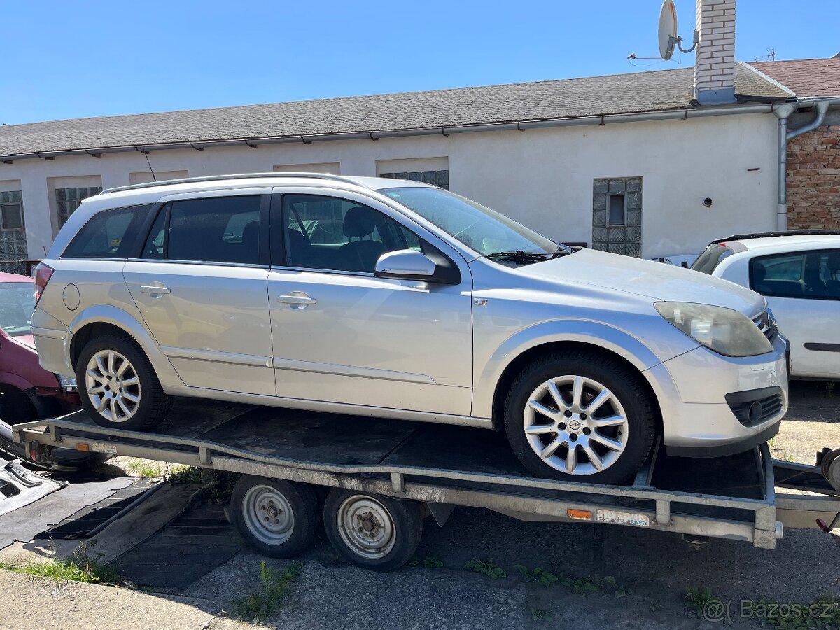 Opel Astra H , pouze náhradní díly. barva Z 157