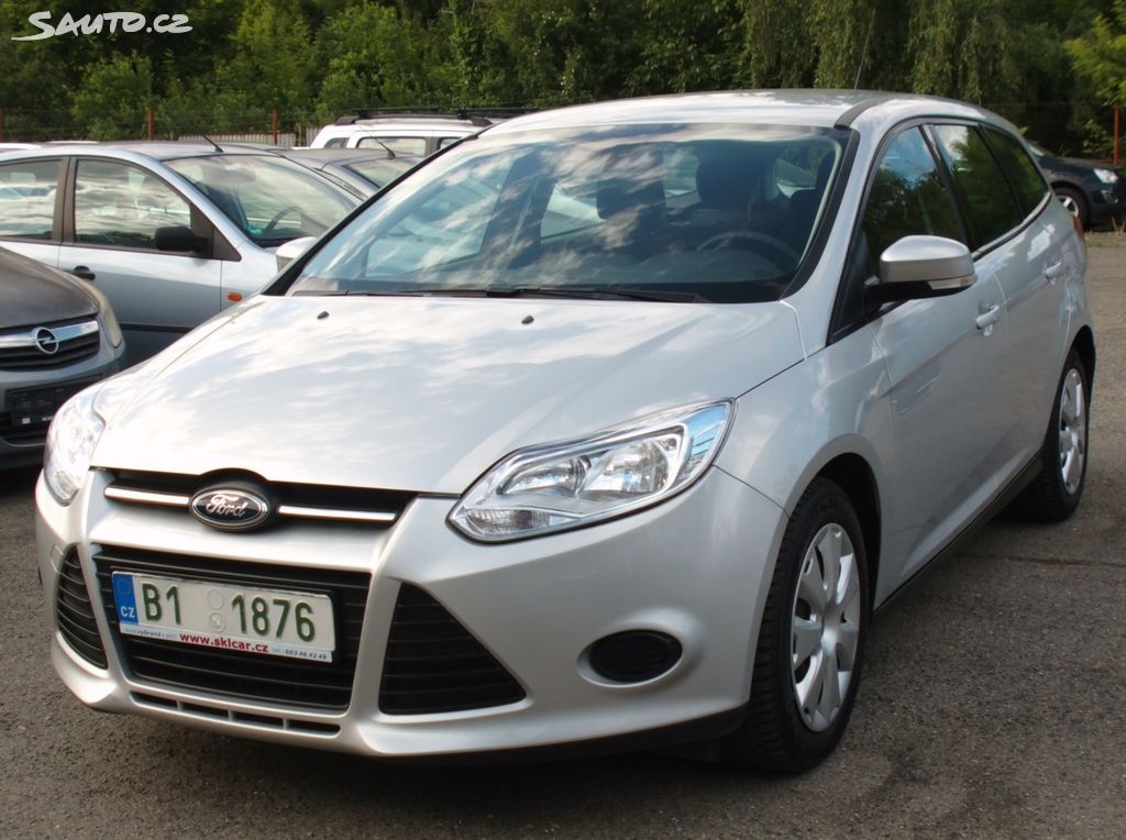 Ford Focus 1,6 16V kombi parksenzory,vyhřív sedadla,serviska