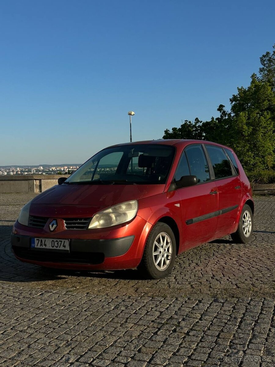Renault Scénic II – 2004 – 210.000 km – 15.000 Kč
