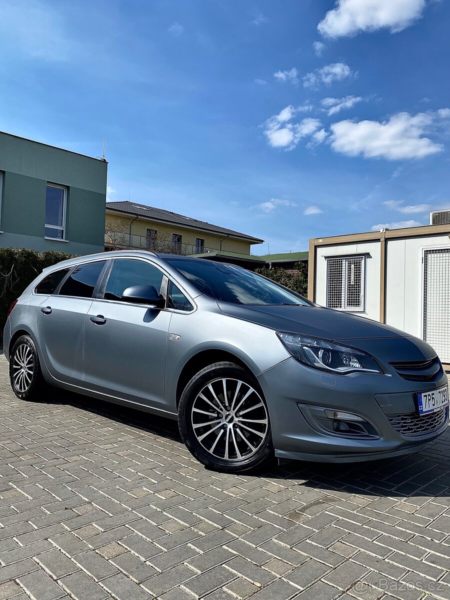 Opel Astra J