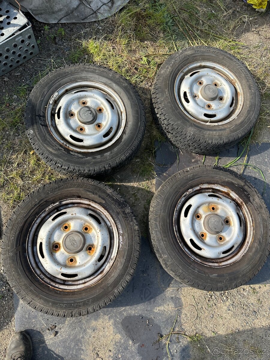 Kola Ford Transit