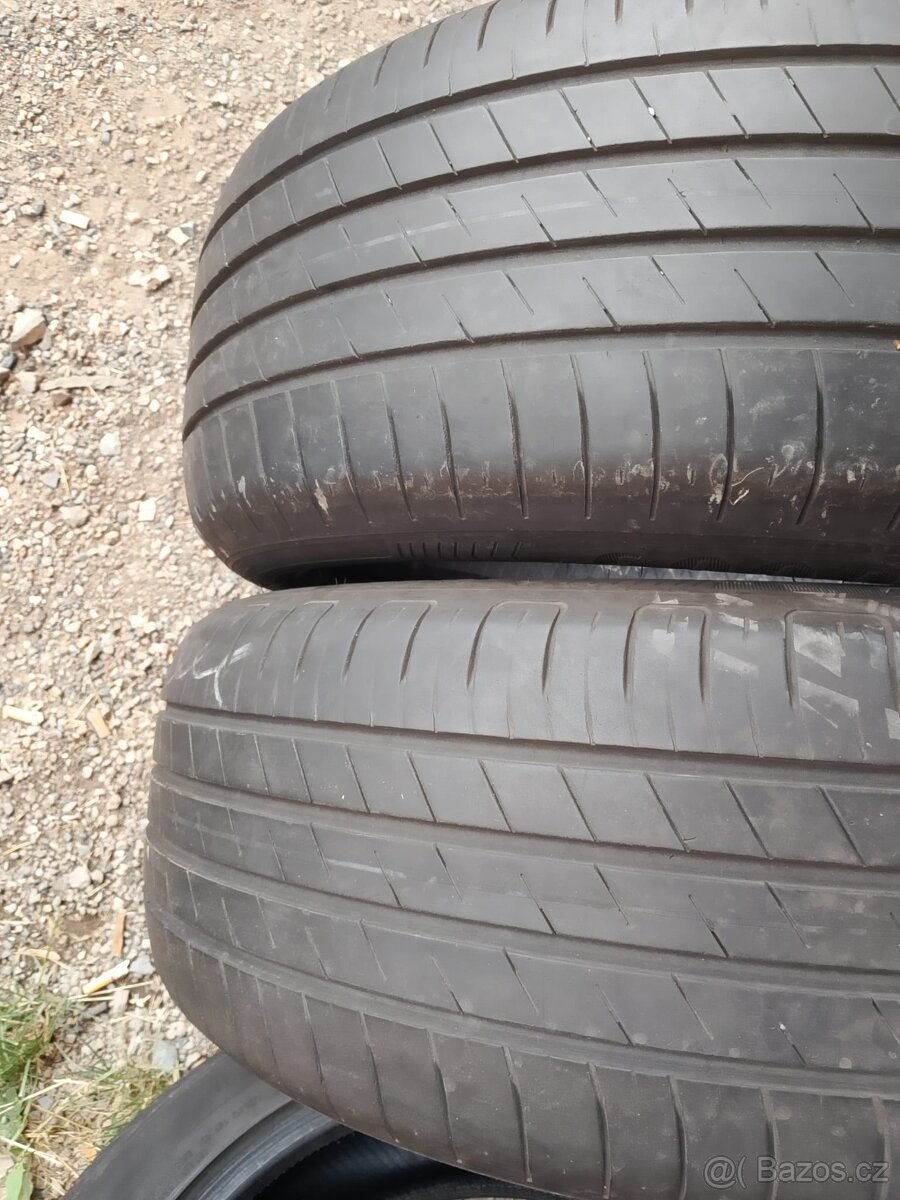 215/55/17 98w Goodyear - letní pneu 2ks