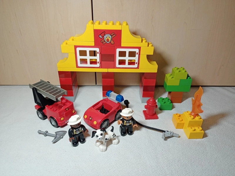 lego duplo hasičská stanice