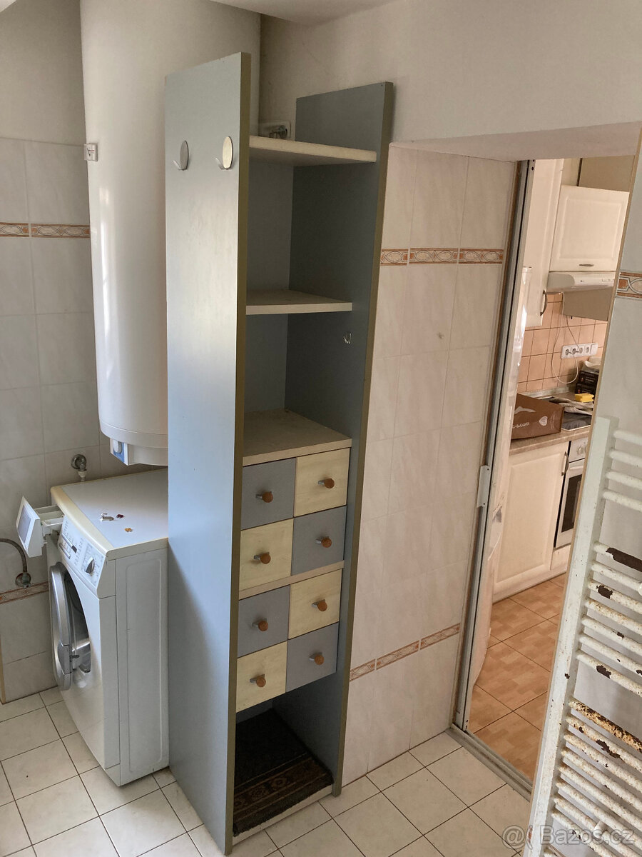 Skříňka koupelnová se zásuvkami za 500 kč