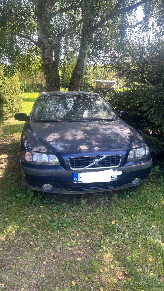Prodám Volvo S60 D5 na náhradní díly