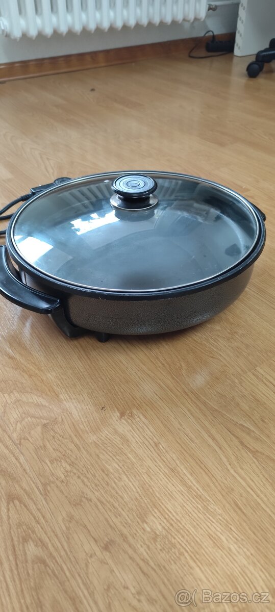 Elektrická pečící pánev