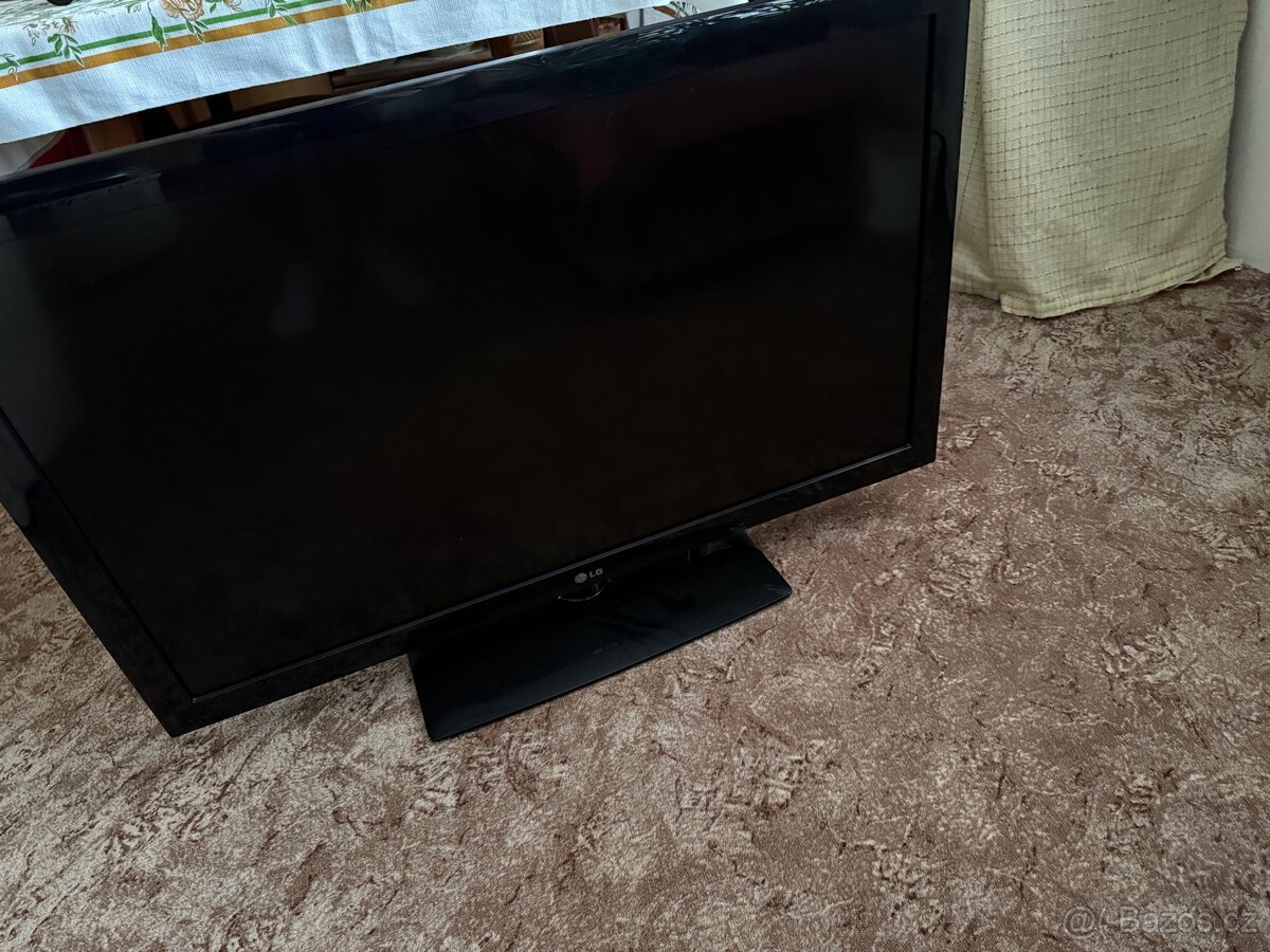 Televize LG 107cm