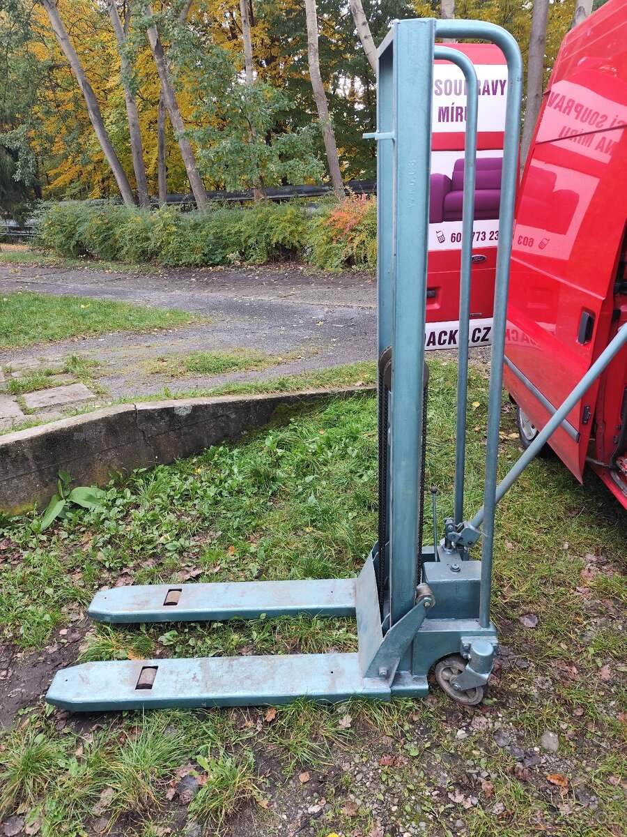Vysokozdvizny paletovy vozik