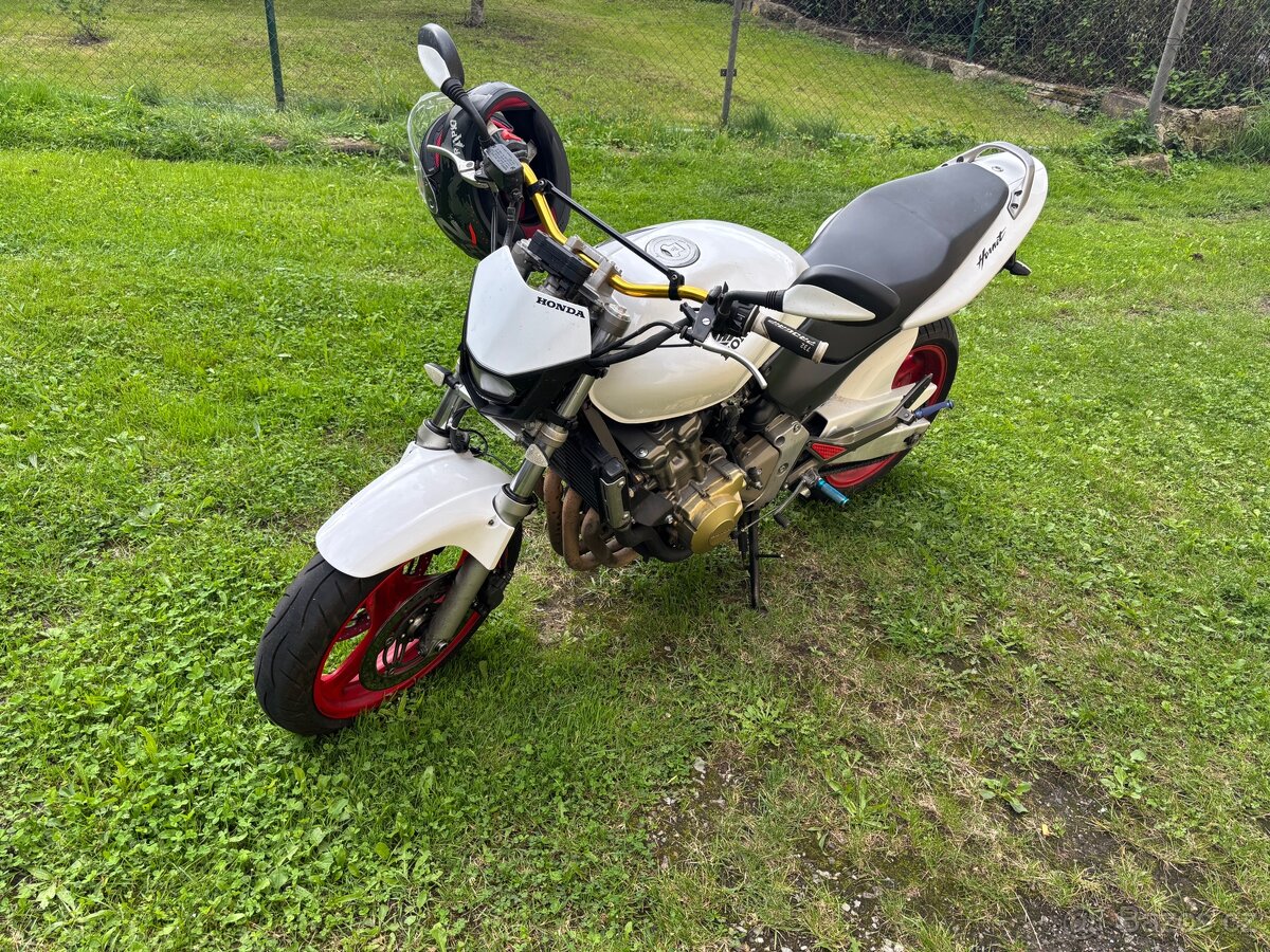 Honda Hornet 600 – výborný stav, po servisu, nové pneu