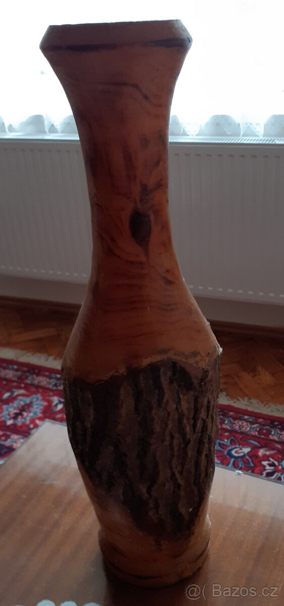 Dřevěná váza z masivního dřeva - samorost