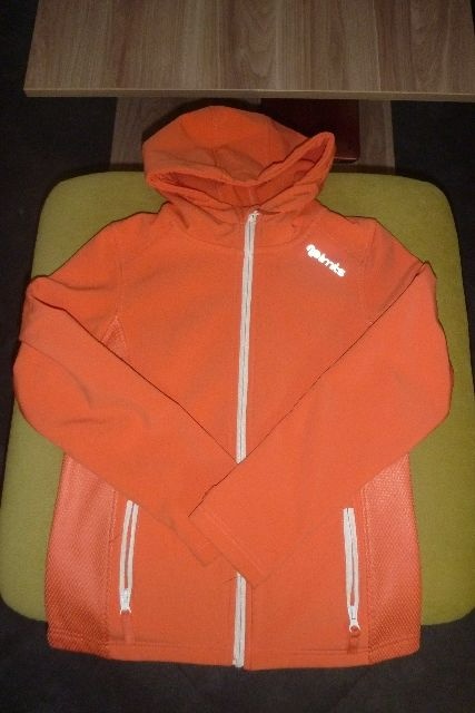 Softhellová bunda, 146