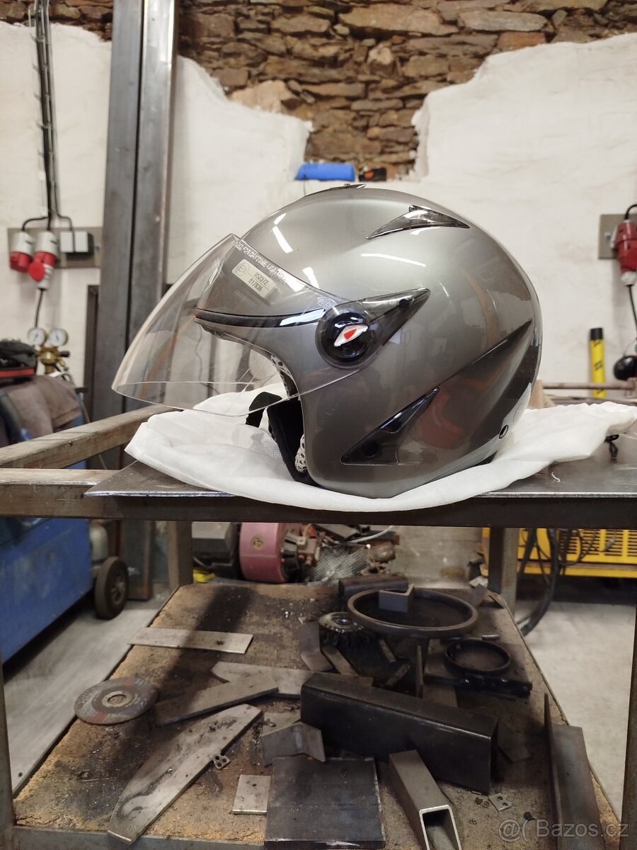 Helma přilba na motocykl