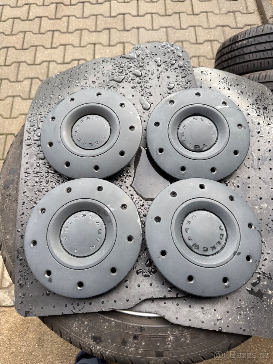 ORIGINÁLNÍ STŘEDOVÉ POKLIČKY VW CADDY