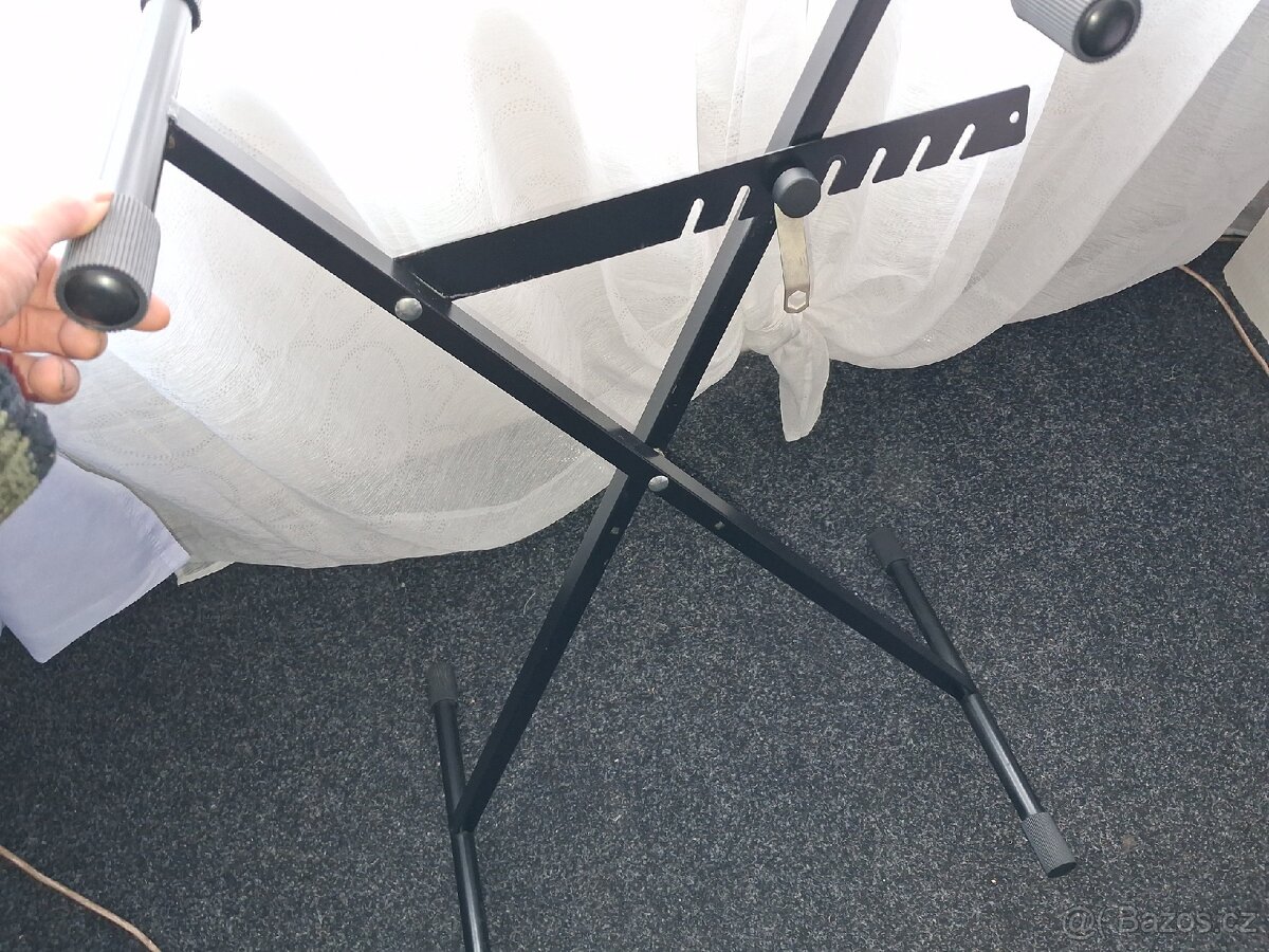 Stojan na klávesy, lehký