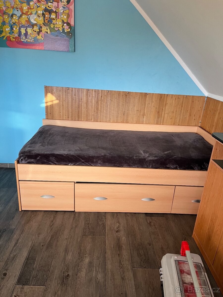 Postel s úložným prostorem 90x200