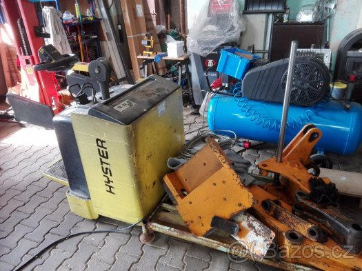 Paletizační bateriový vozík HYSTER.