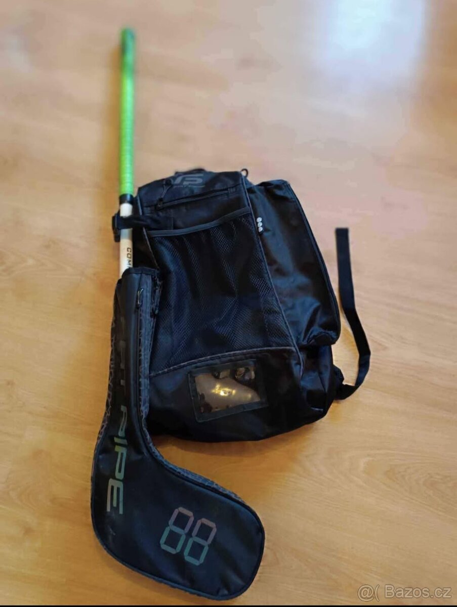 Batoh s florbalkou