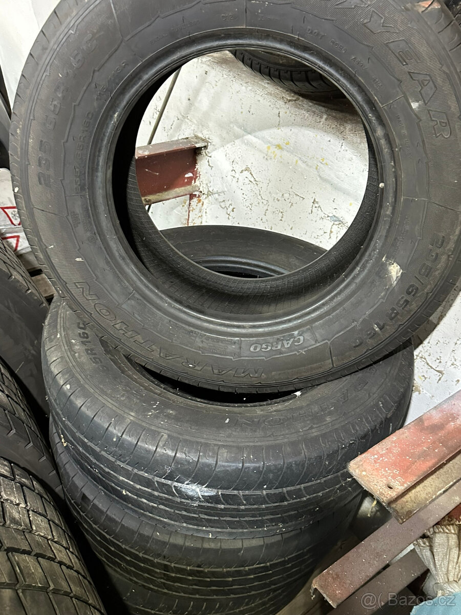 Letní pneu 235/65 R16C