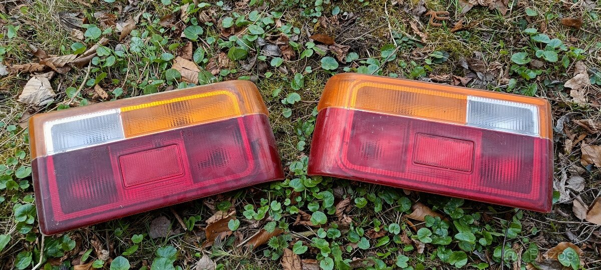 Renault 9 zadní světla