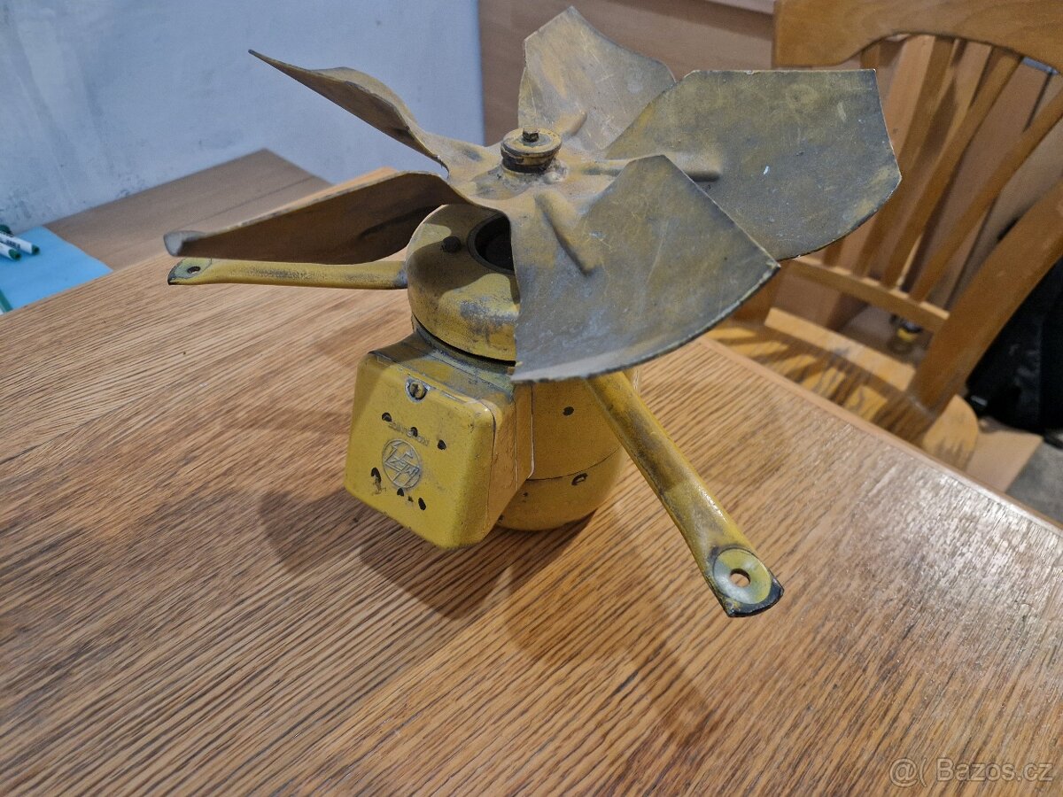 Třífázový elektromotor